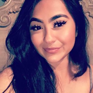 Meet your Posher, Casandra